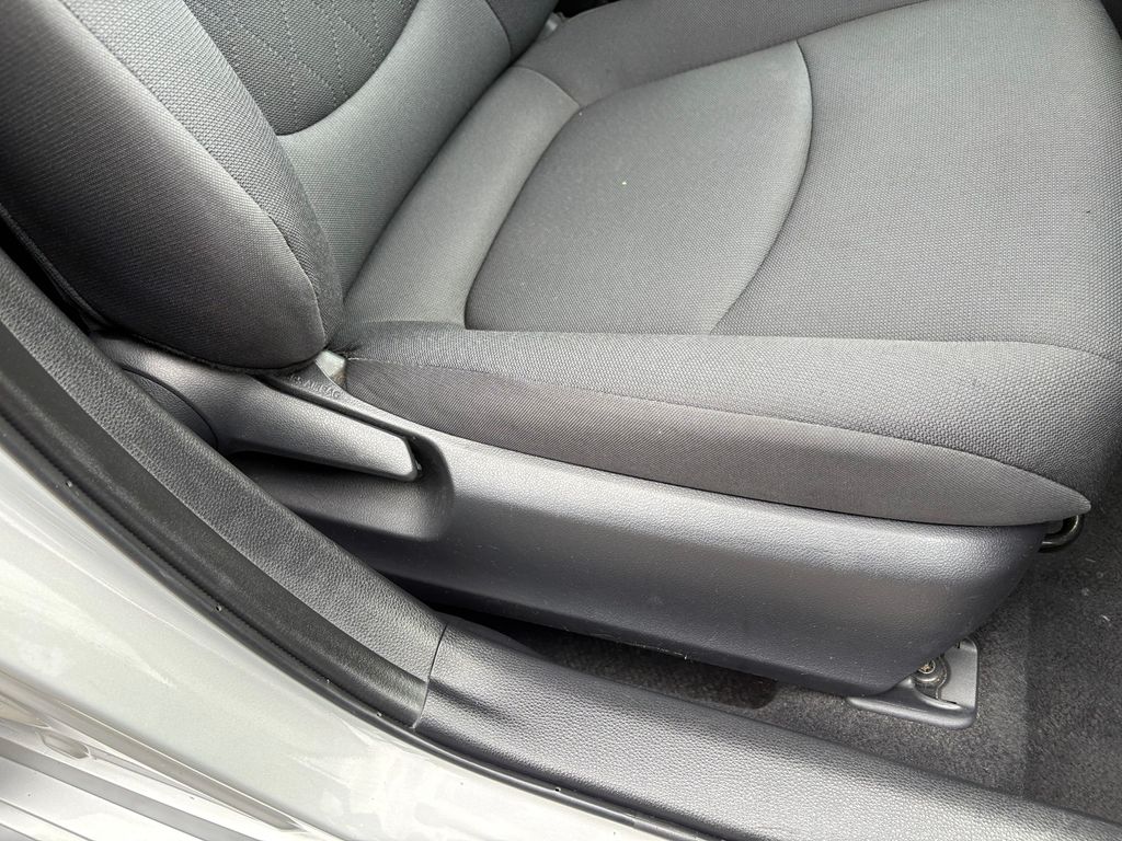 2022 Toyota Corolla LE photo 22