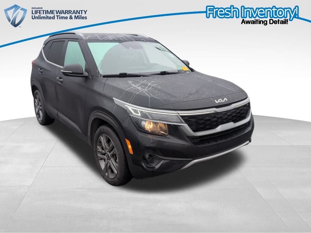 2022 Kia Seltos S's photo