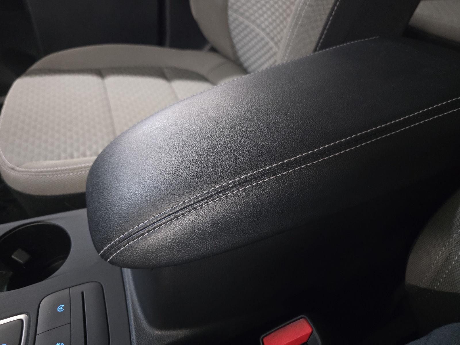 2022 Ford Escape SE photo 28