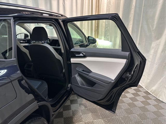 2025 Volkswagen Taos S photo 26
