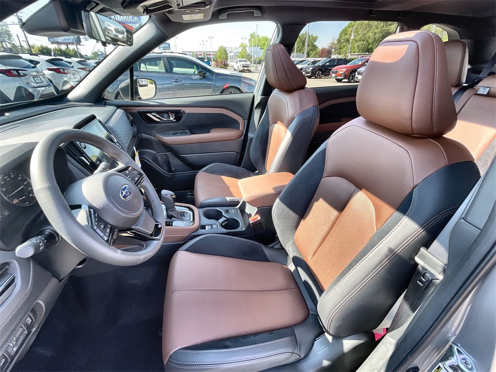 2025 Subaru Forester Touring photo 16