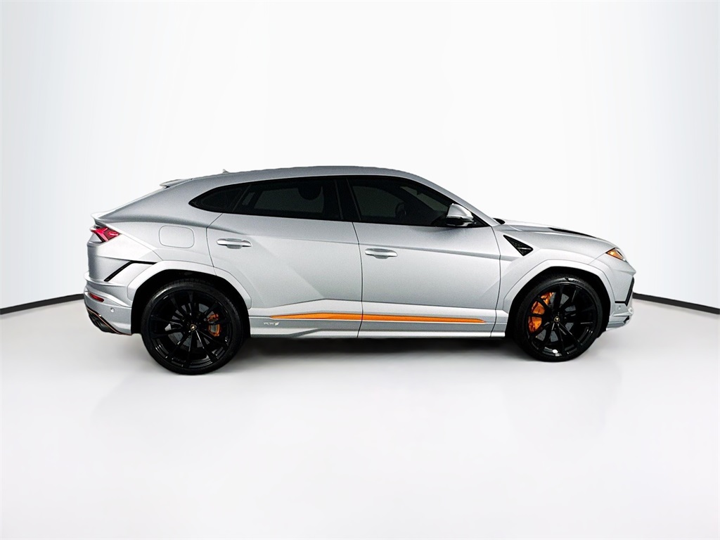 2023 Lamborghini Urus S photo 4