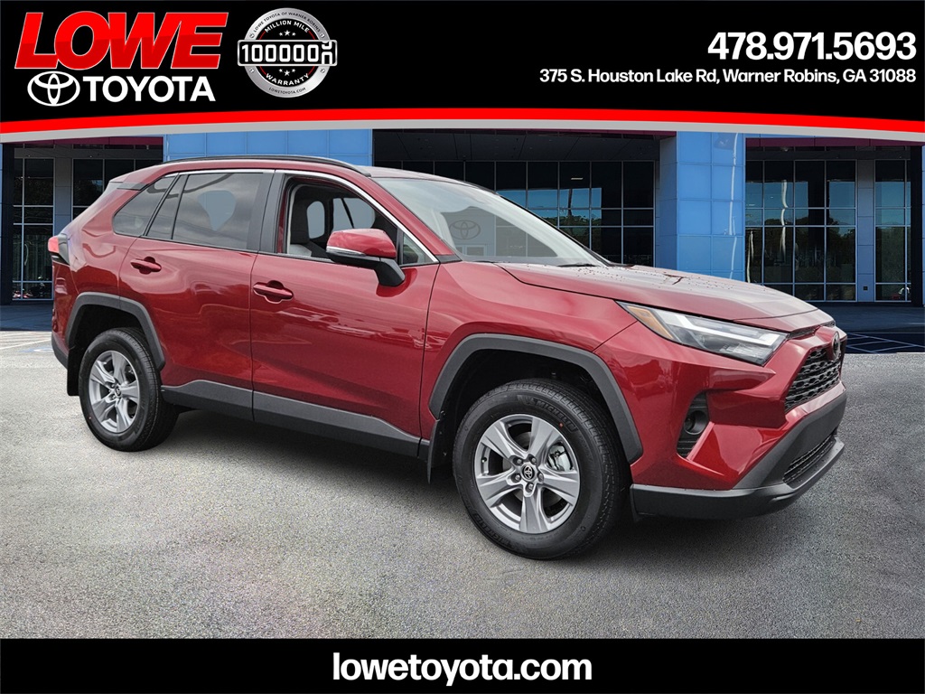 2025 Toyota RAV4 XLE's photo