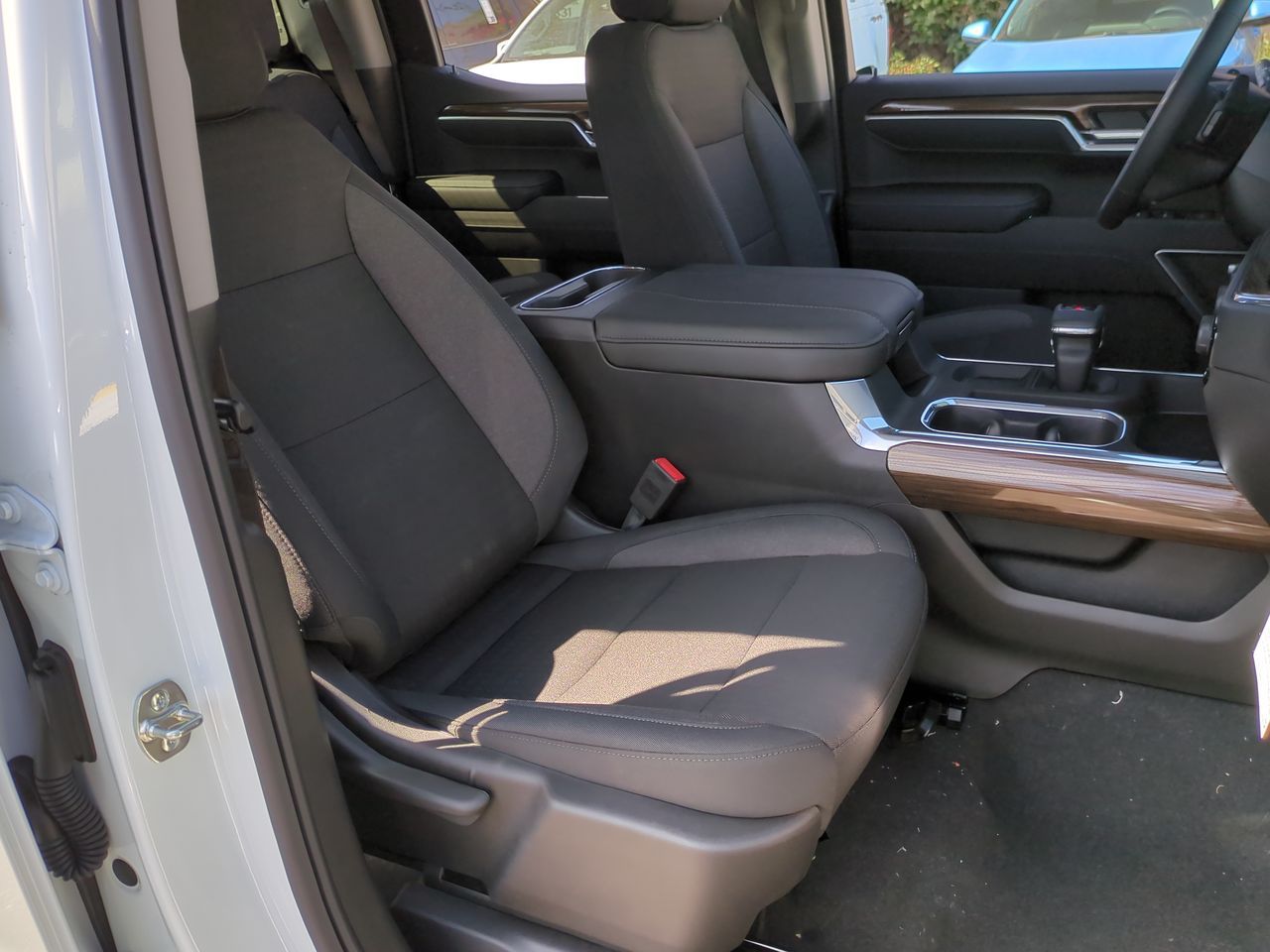 2025 Chevrolet Silverado 1500 RST photo 25