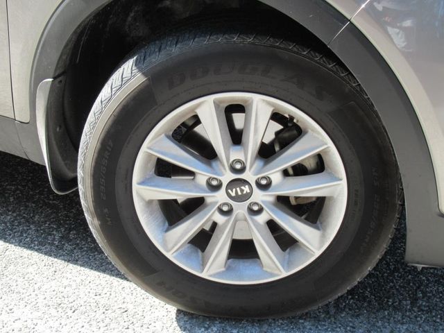 2019 Kia Sorento LX photo 5