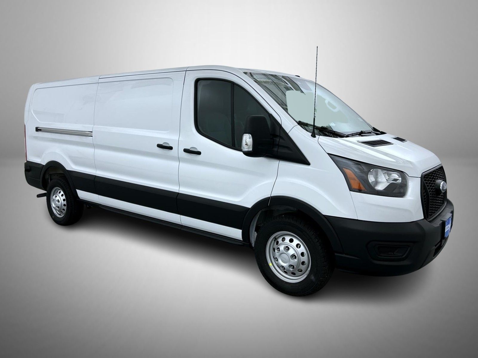 2025 Ford Transit photo 3
