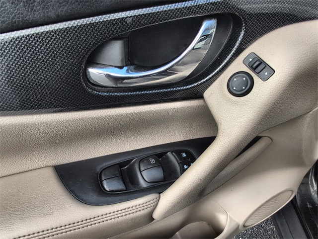 2014 Nissan Rogue SL photo 12