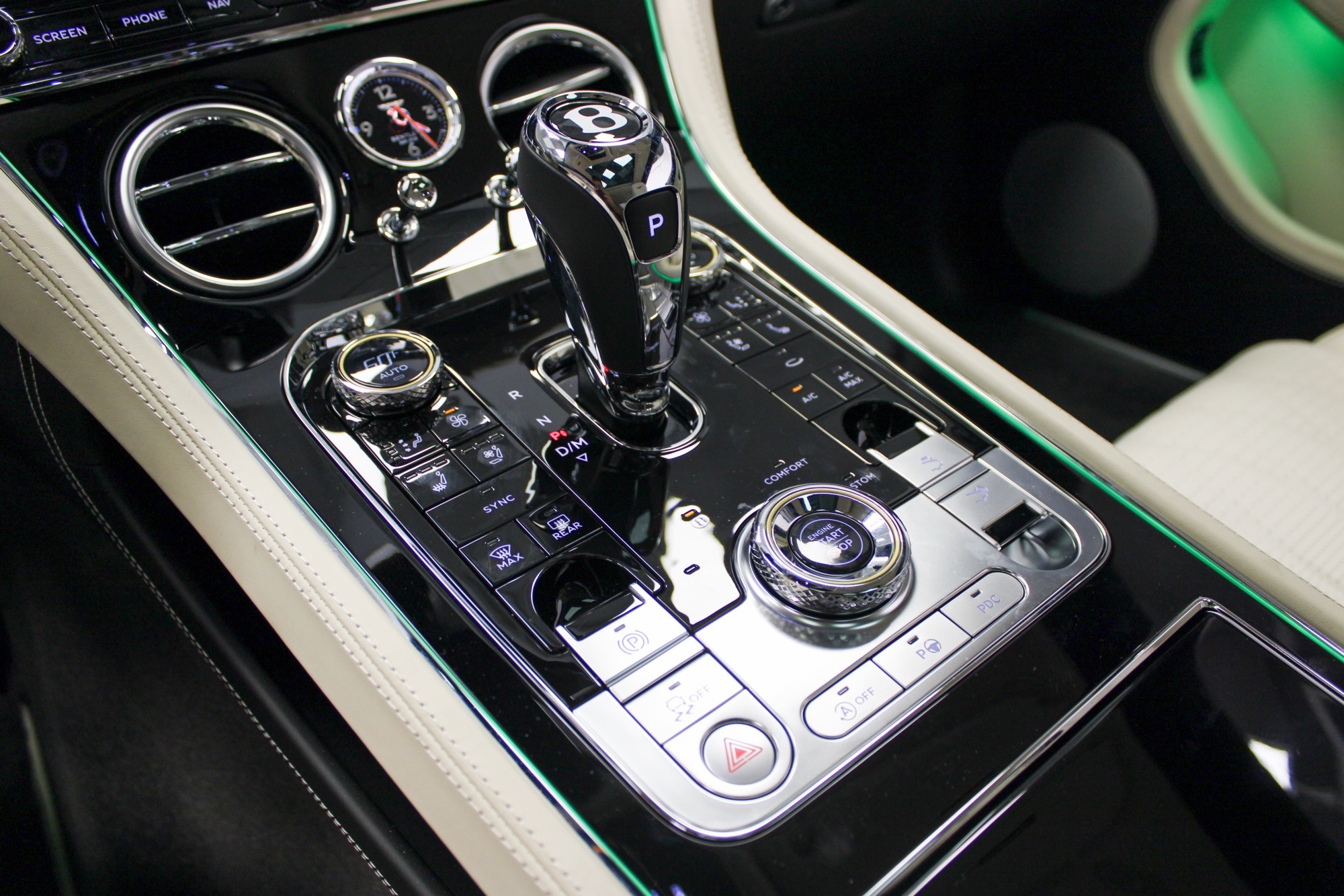 2024 Bentley Continental GT Azure V8 photo 21