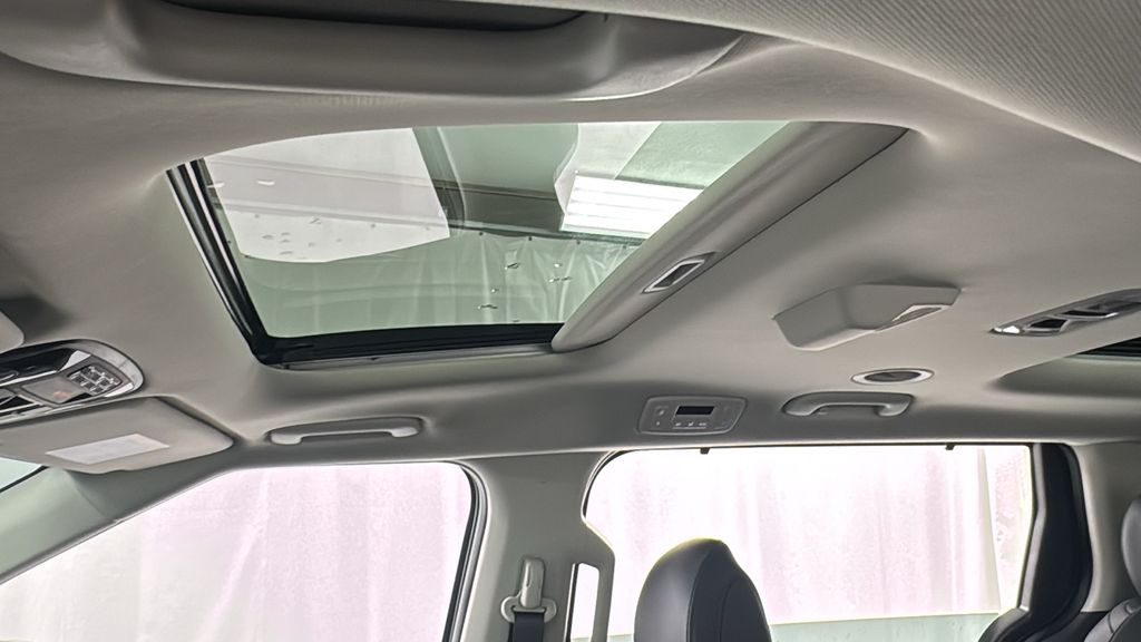 2026 Kia Carnival SX photo 36