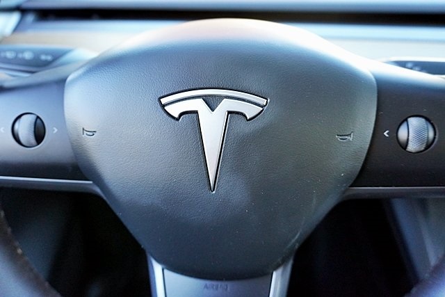 Used 2023 Red Tesla Long Range image 34