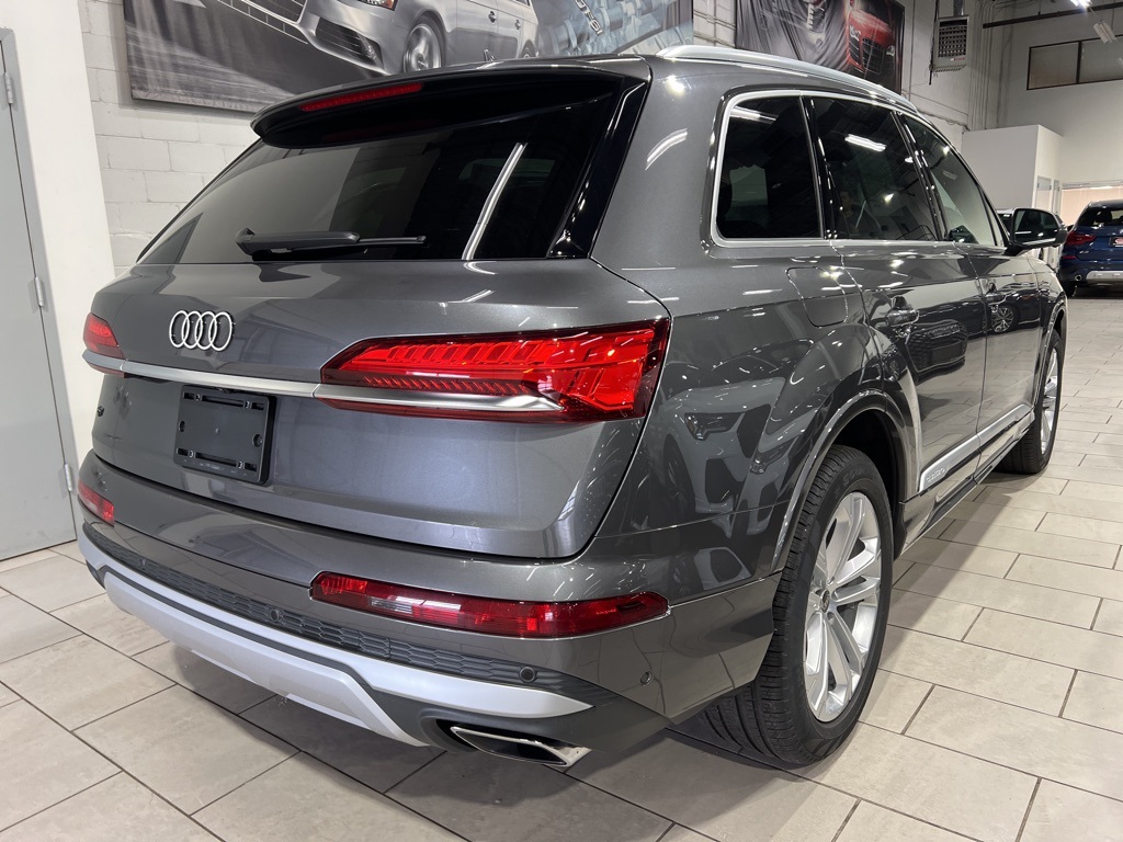2025 Audi Q7 45 Premium photo 3