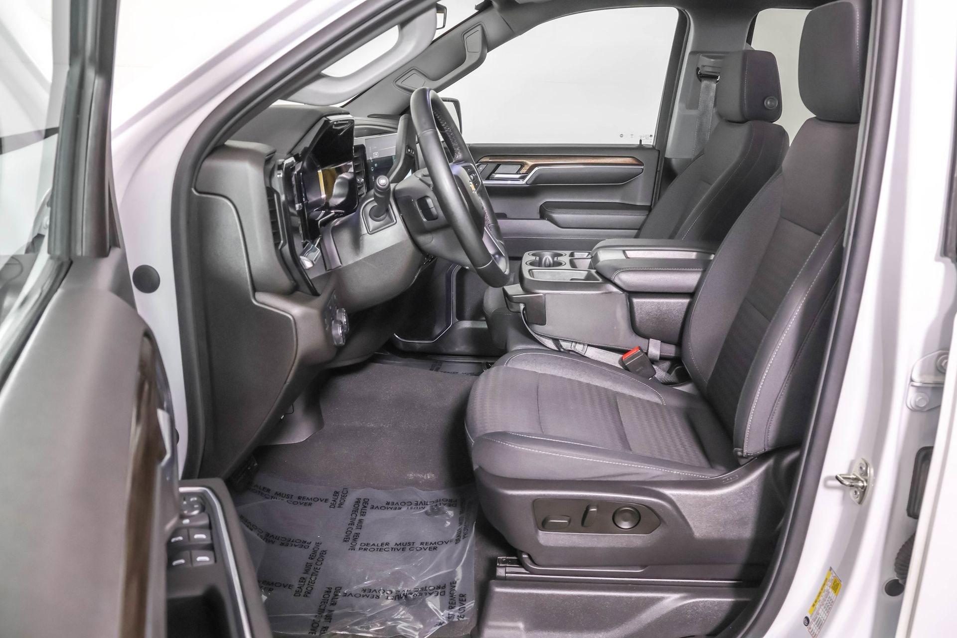 2023 Chevrolet Silverado 1500 LT photo 4