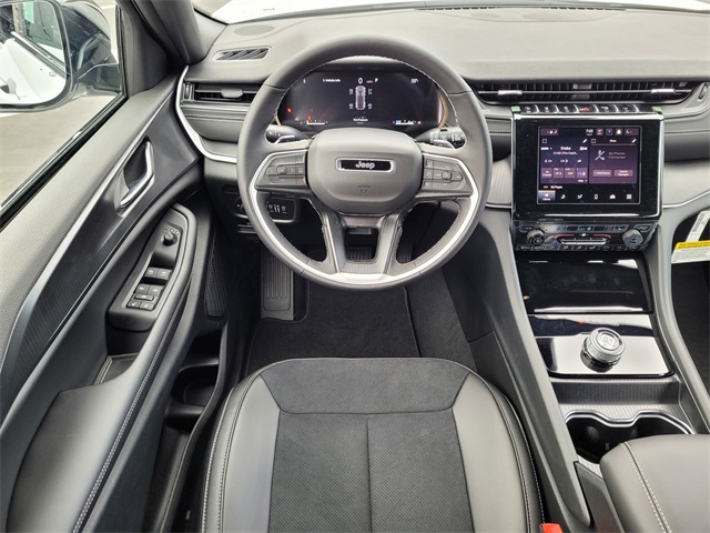 2025 Jeep Grand Cherokee Laredo Altitude photo 7