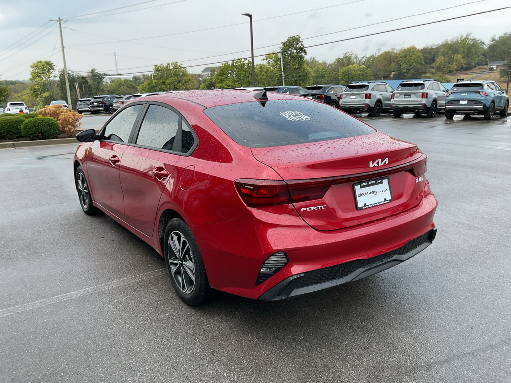 2024 Kia Forte LXS photo 4