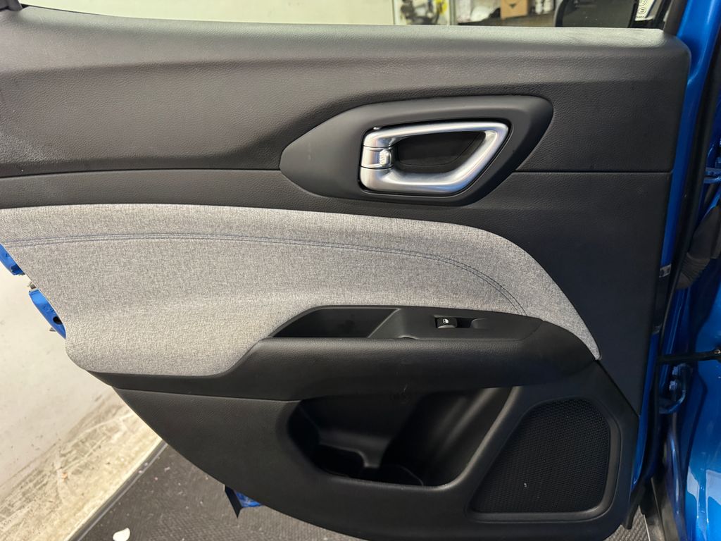 2024 Jeep Compass Latitude photo 14