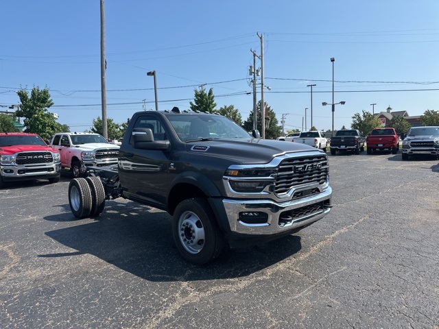 2025 Ram 4500 Tradesman photo 2