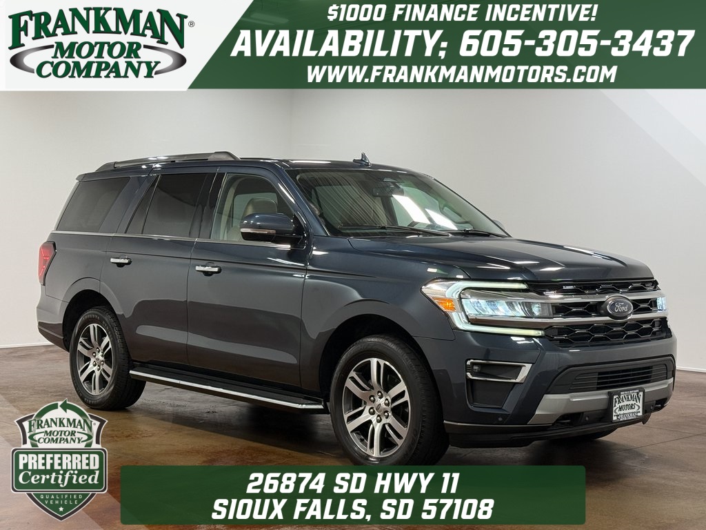 2023 Ford Expedition Limited's photo