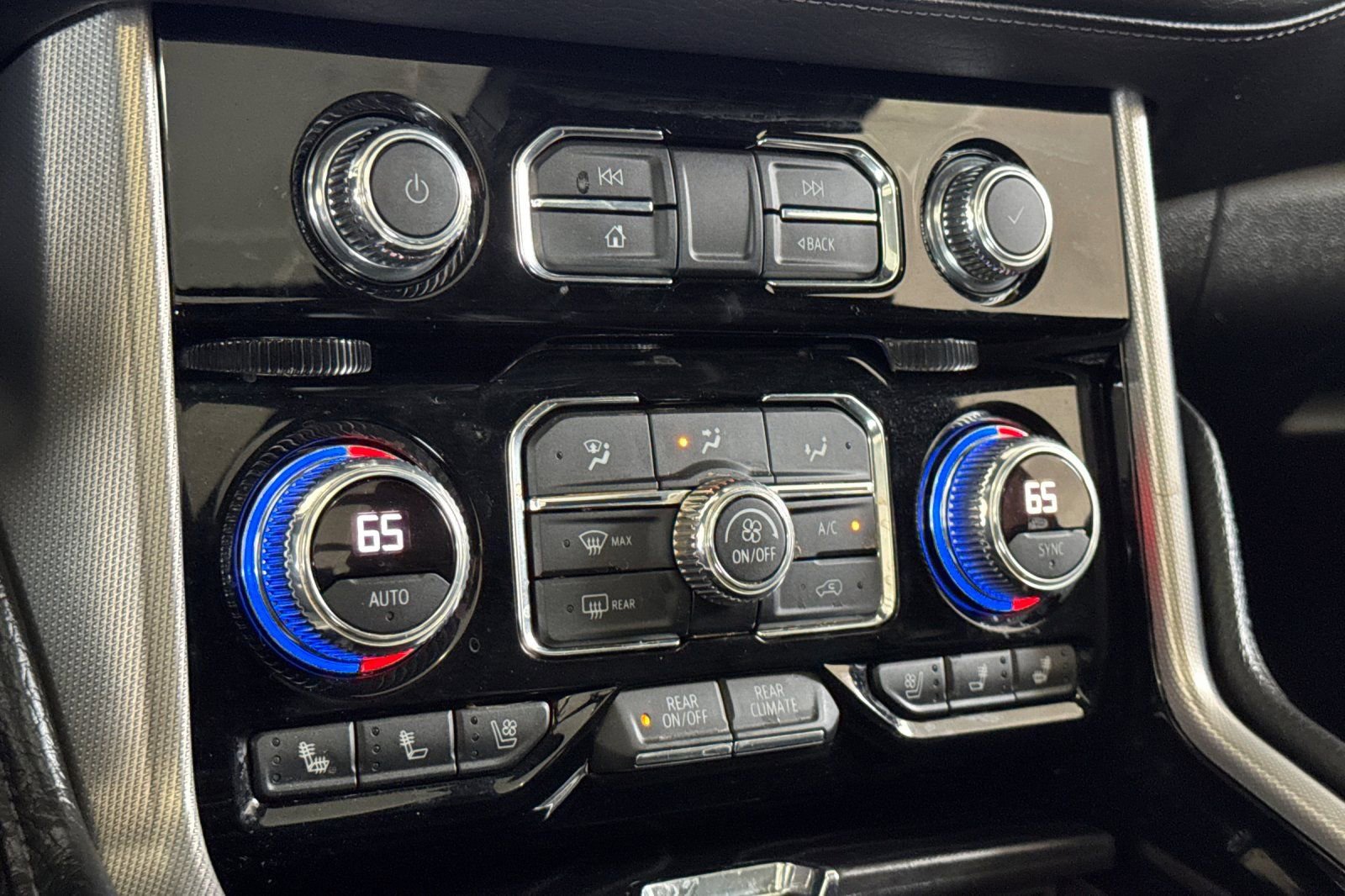 2021 Gmc Yukon Denali photo 18