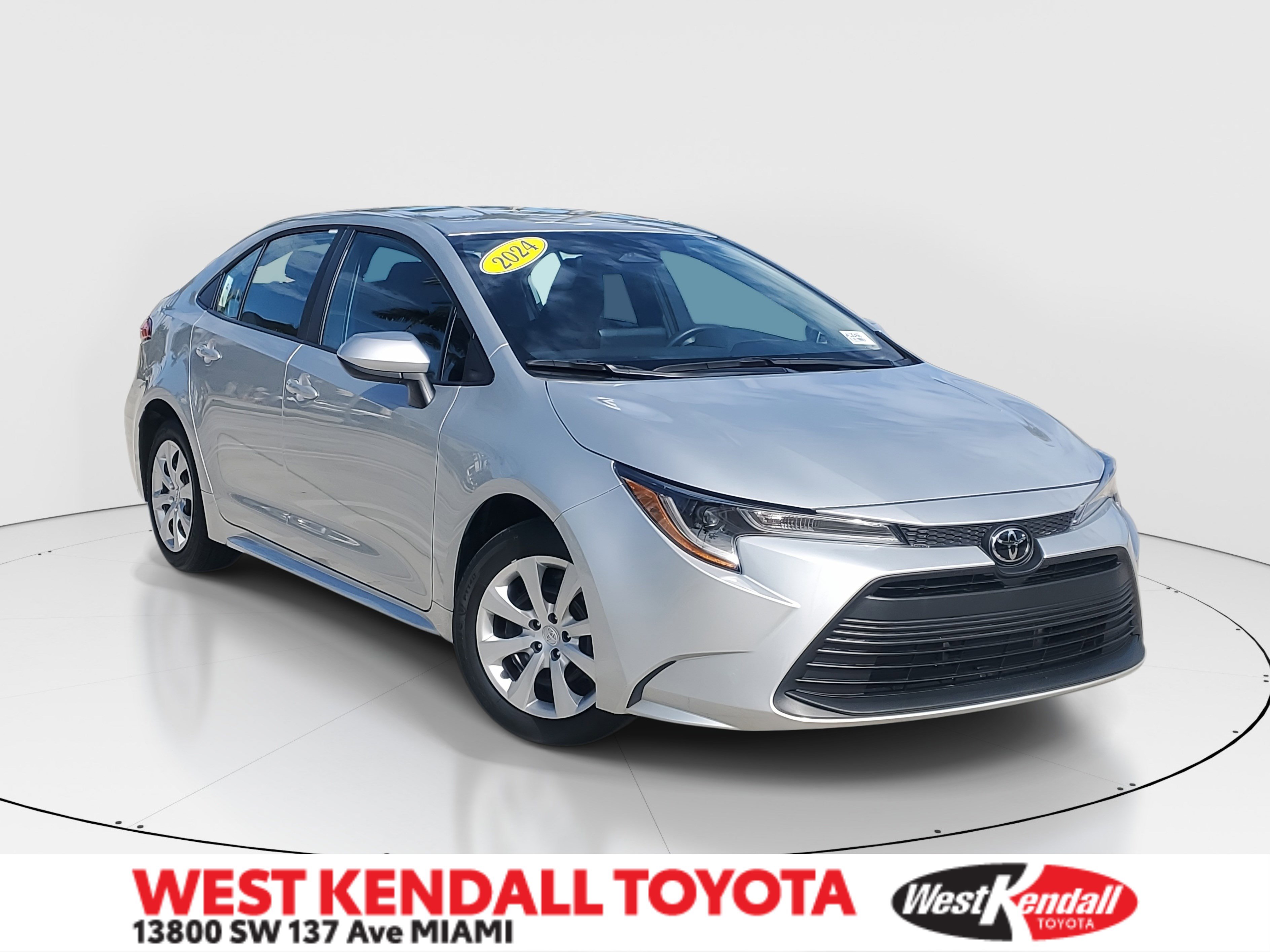 2024 Toyota Corolla LE's photo