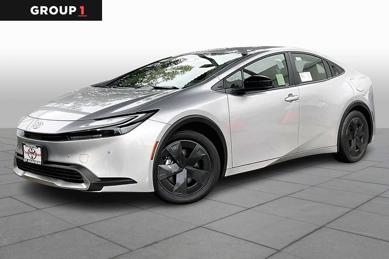 2026 Toyota Prius SE's photo