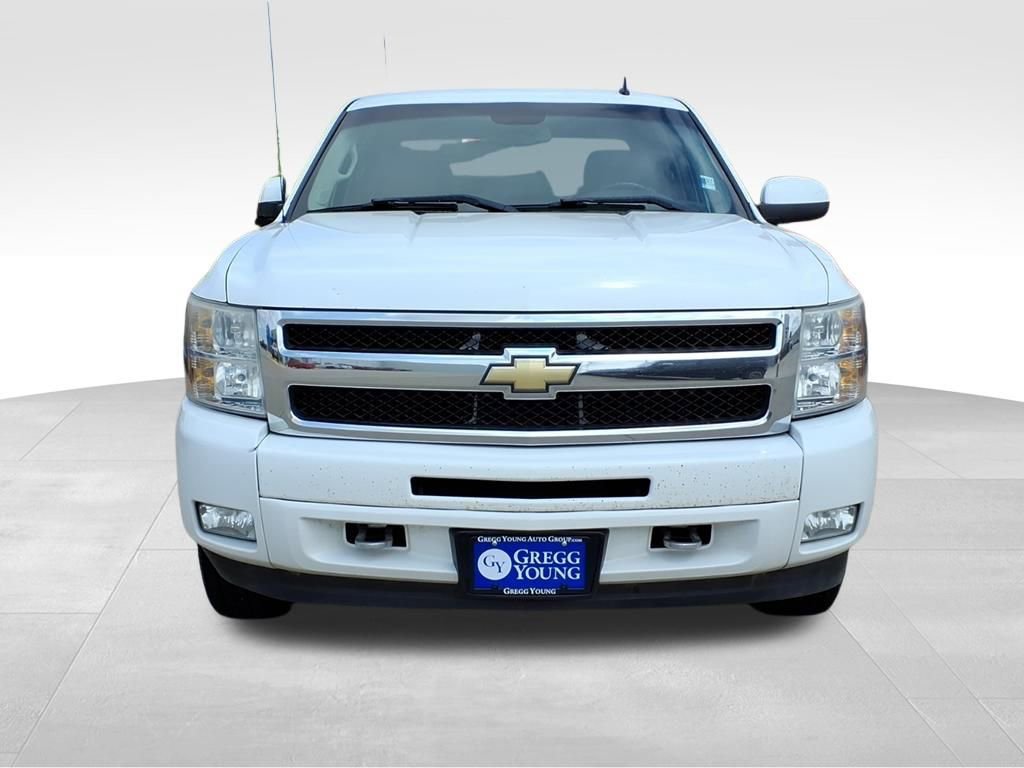 Used 2011 Chevrolet Silverado 1500 LT with VIN 3GCPKSE3XBG170985 for sale in Indianola, IA