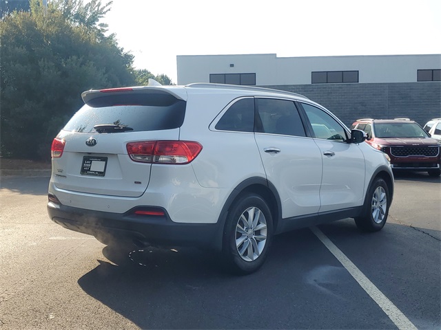 2017 Kia Sorento LX photo 4