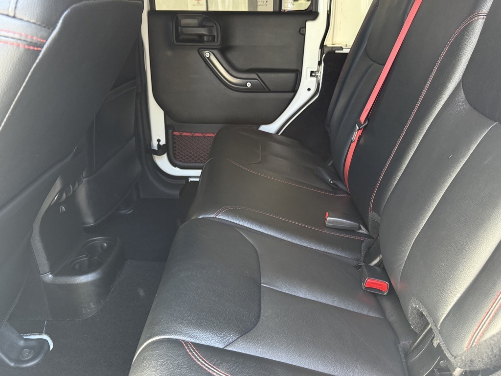 2017 Jeep Wrangler Unlimited Rubicon Recon photo 28