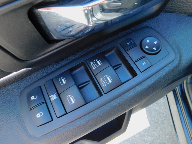 2024 Ram 1500 Classic Warlock photo 18