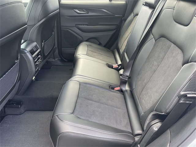 2025 Jeep Grand Cherokee Altitude X photo 11