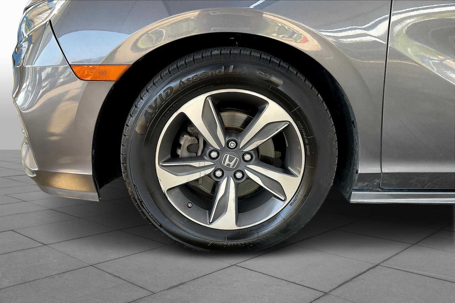 2019 Honda Odyssey Touring photo 9