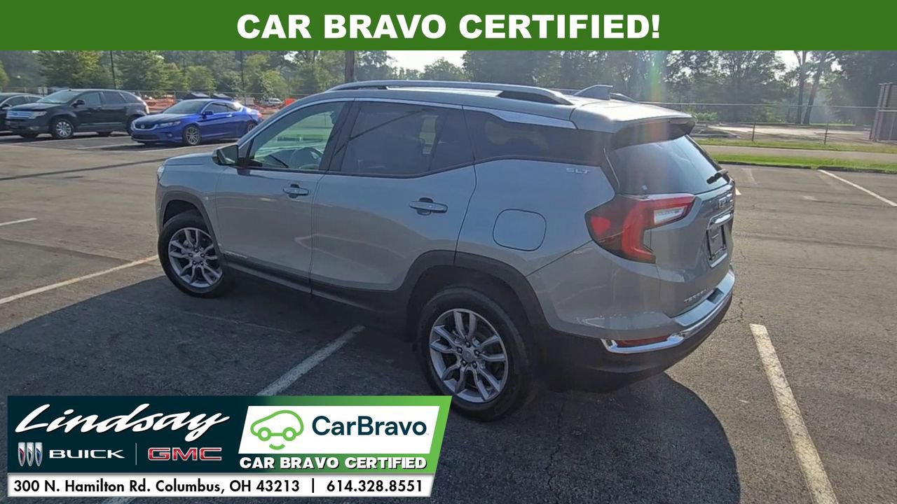 2024 Gmc Terrain SLT photo 2