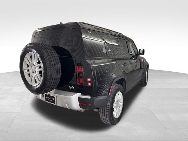 2023 Land Rover Defender 110 S photo 4
