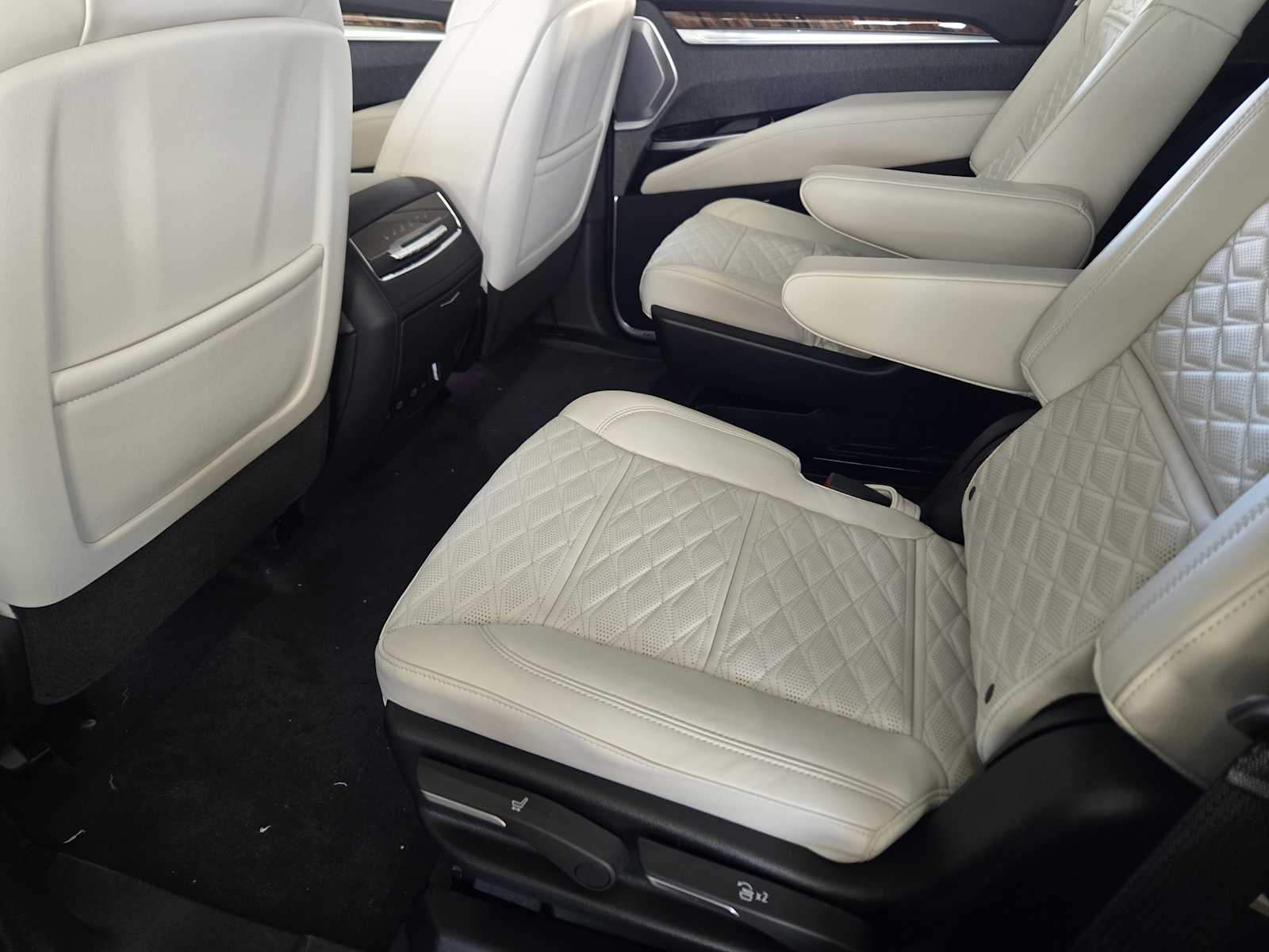 2025 Cadillac Escalade Sport Platinum photo 16