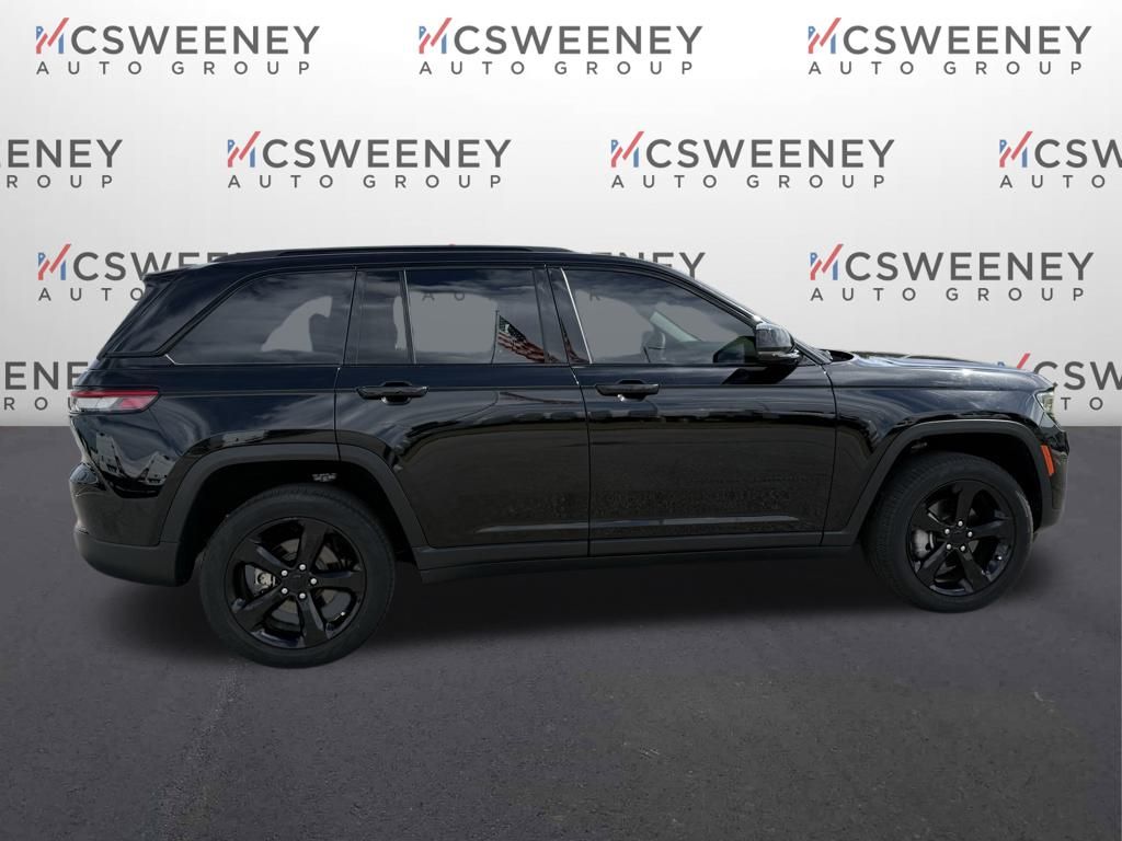 2023 Jeep Grand Cherokee Limited photo 3