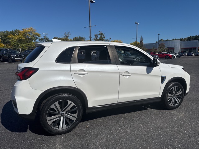 2020 Mitsubishi Outlander Sport SE photo 2