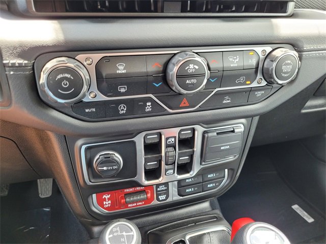 2025 Jeep Wrangler Rubicon photo 15