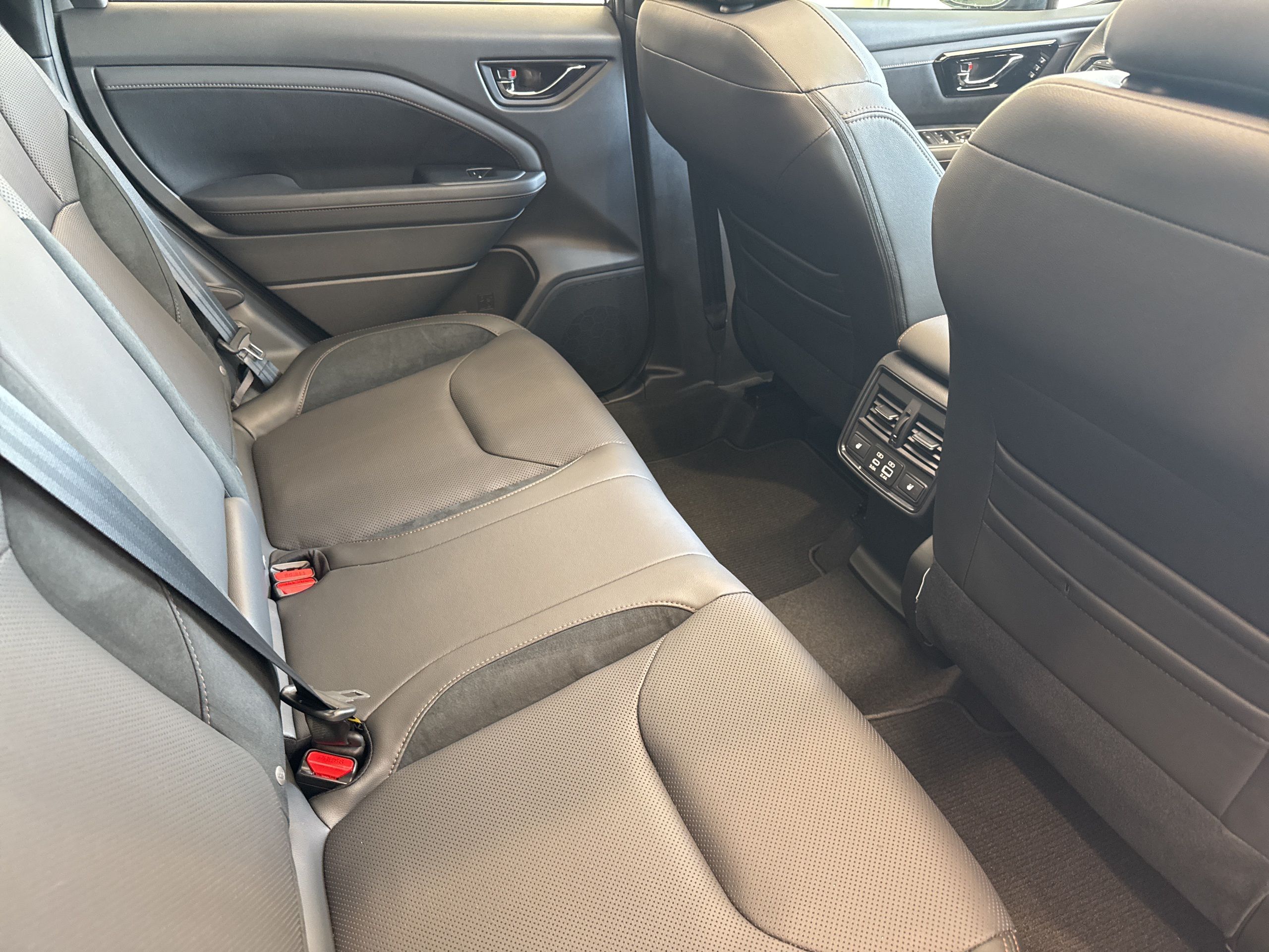 2025 Subaru Forester Touring photo 22