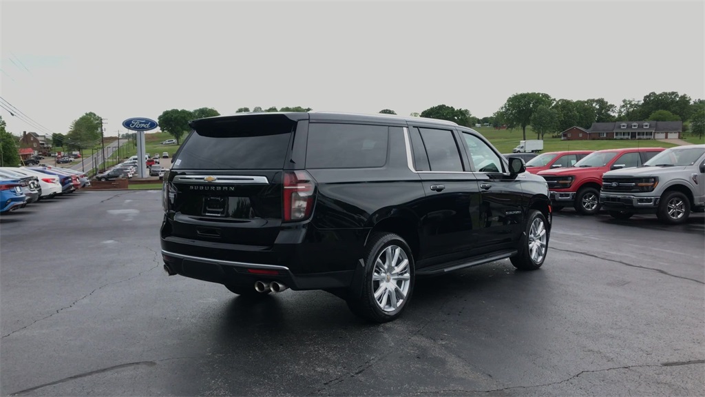 2023 Chevrolet Suburban High Country photo 7