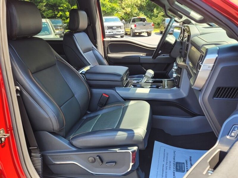 2024 Ford F-150 Lariat photo 14