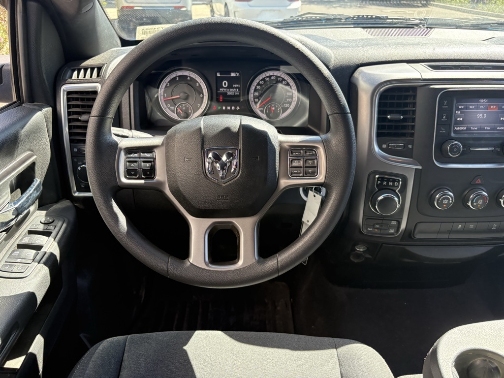 2021 Ram 1500 Classic Warlock photo 4