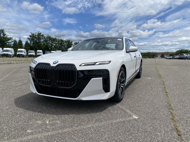 2025 BMW 7 Series 740i xDrive
