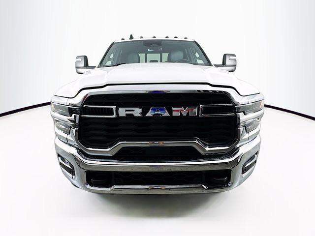 2025 Ram 3500 Tradesman photo 2