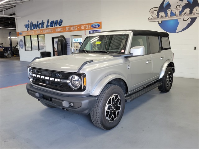 2023 Ford Bronco Outer Banks photo 9