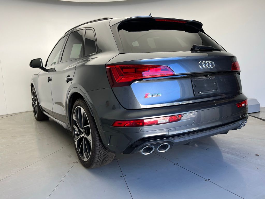 2021 Audi SQ5 Prestige photo 2