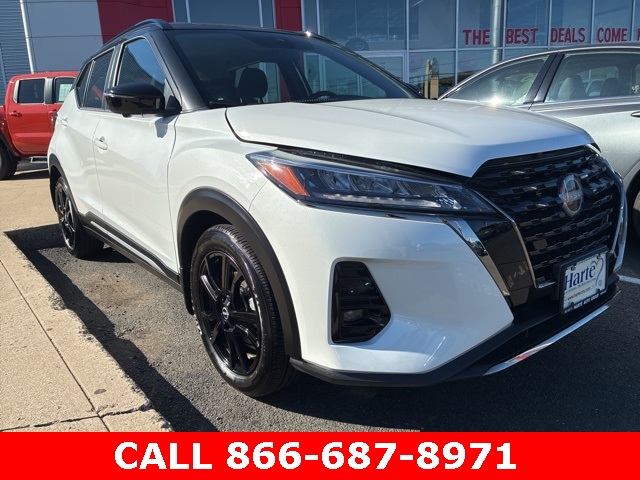 2024 Nissan Kicks SR photo 3