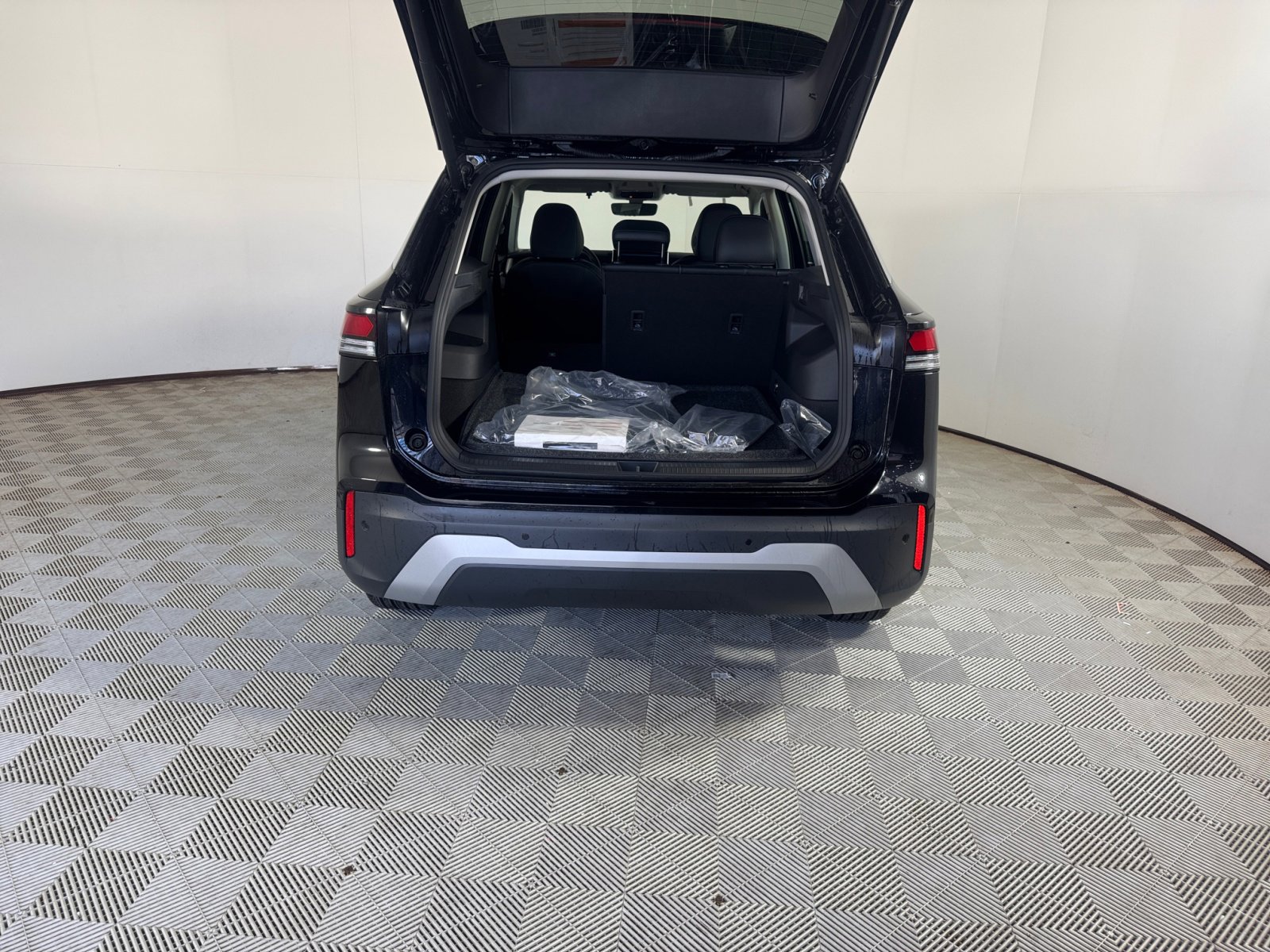 2025 Volkswagen Tiguan SE photo 4