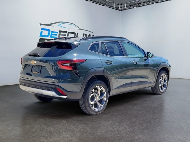 2025 Chevrolet Trax LT photo 3