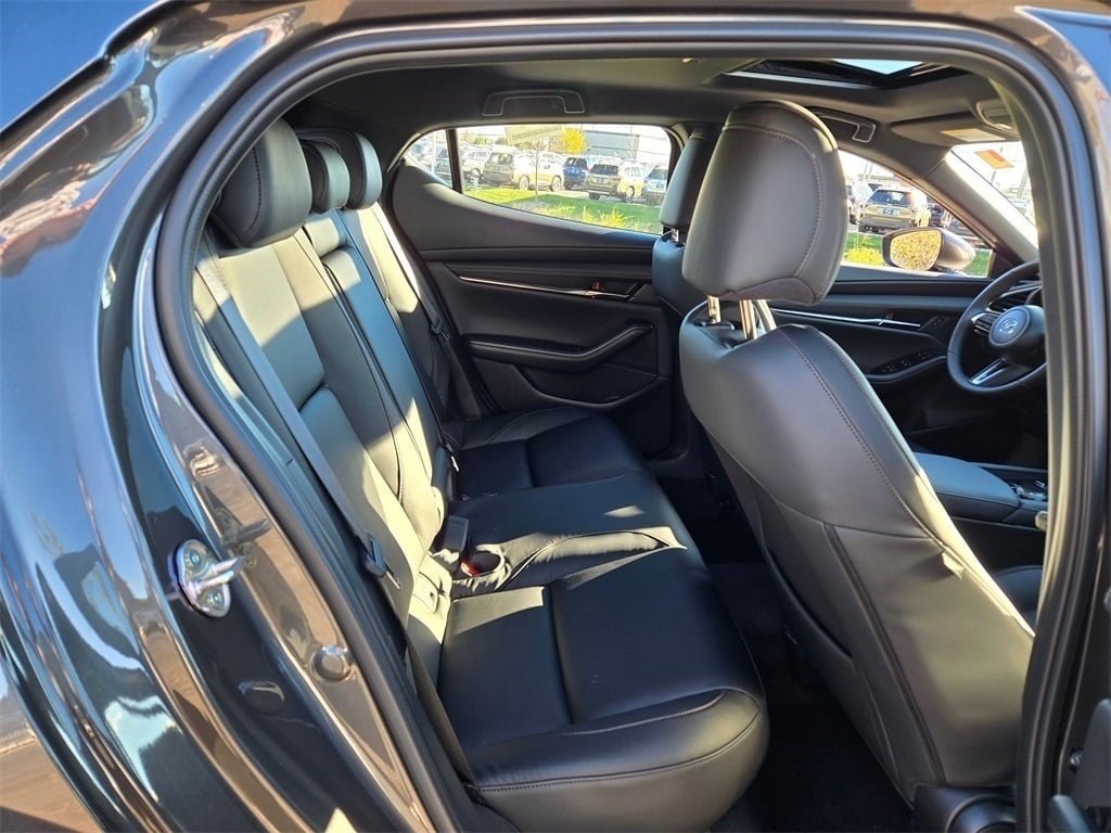2025 Mazda Mazda3 Hatchback 2.5 s Preferred photo 6
