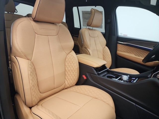 2025 Jeep Grand Cherokee Summit photo 26