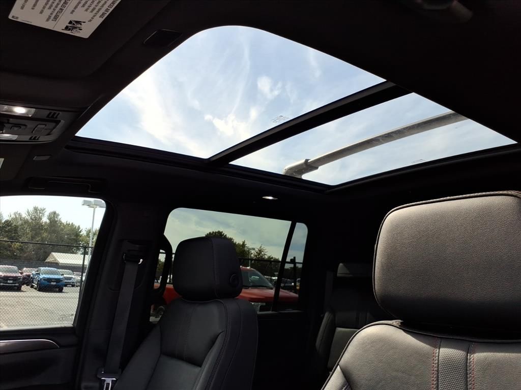 2022 CHEVROLET SUBURBAN - Image 11